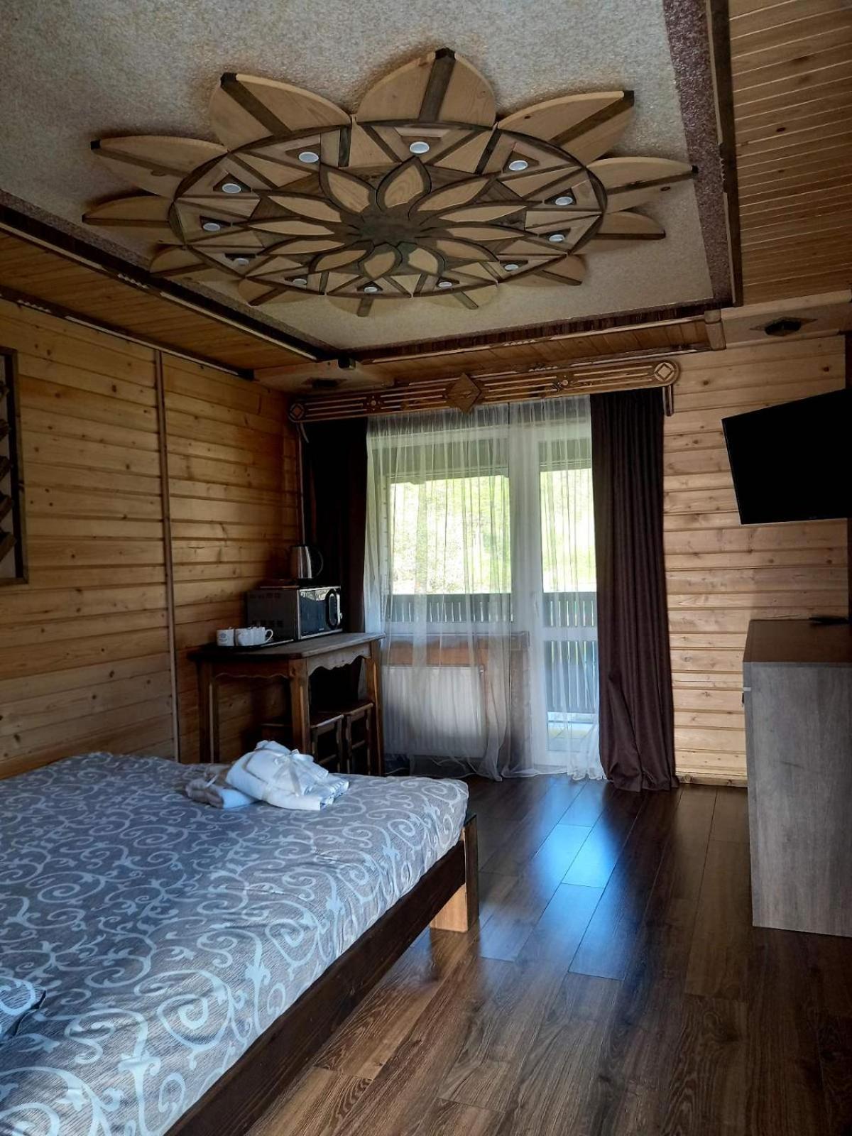 Hotel Voyage Tatariv Exterior foto